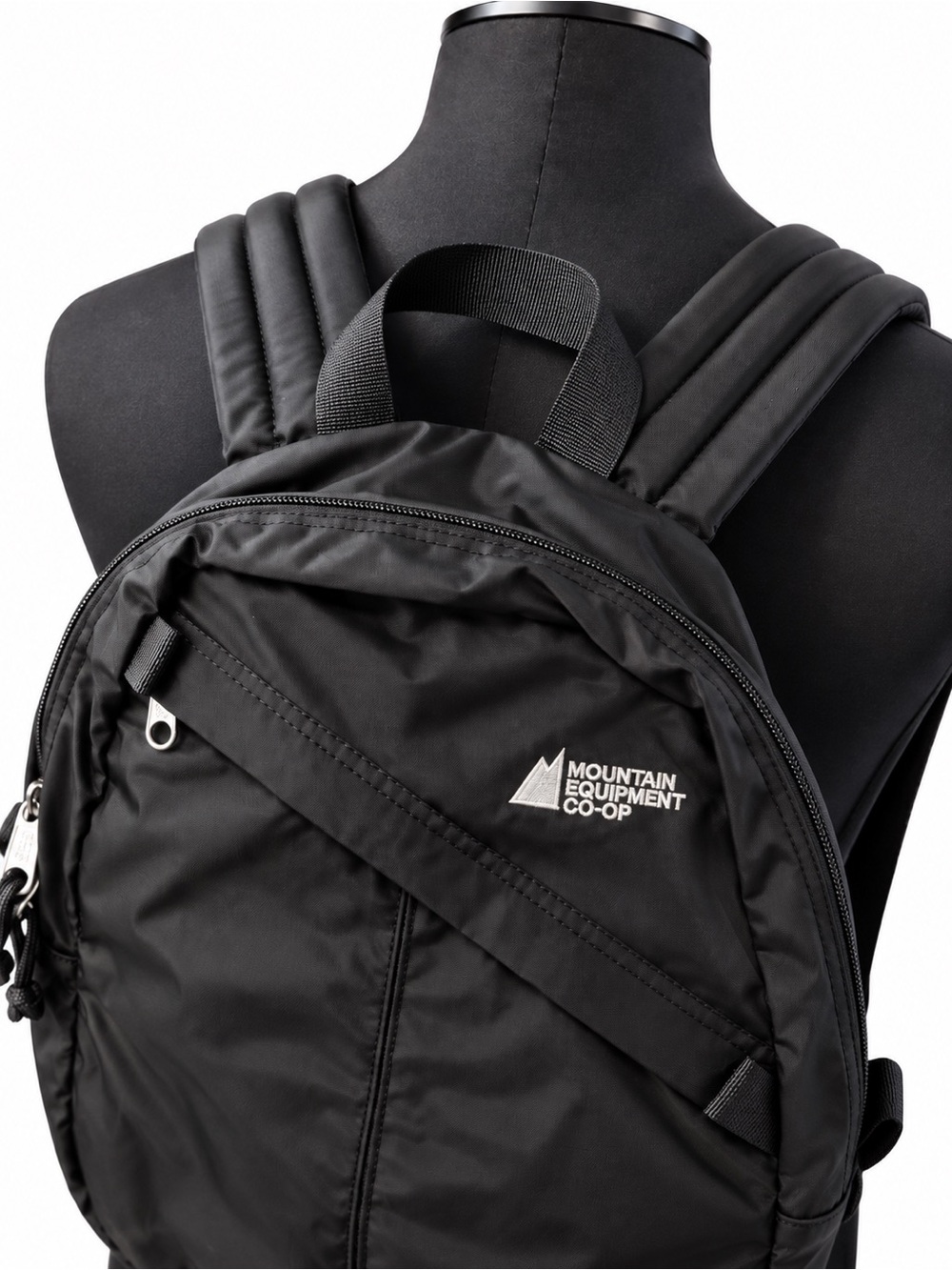 MEC Black Compact Daypack Backpack - Picture 2 of 2
